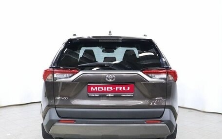 Toyota RAV4, 2021 год, 3 749 000 рублей, 5 фотография