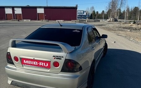 Toyota Altezza, 2001 год, 950 000 рублей, 4 фотография