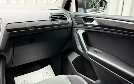 Volkswagen Tiguan II, 2018 год, 2 679 000 рублей, 13 фотография
