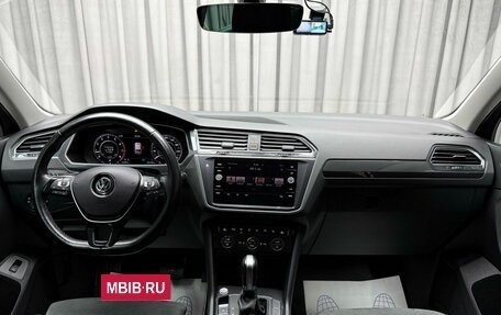 Volkswagen Tiguan II, 2018 год, 2 679 000 рублей, 14 фотография