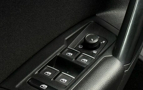 Volkswagen Tiguan II, 2018 год, 2 679 000 рублей, 28 фотография