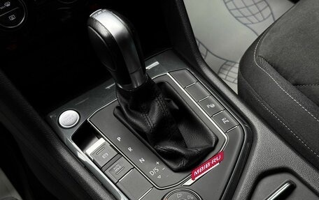 Volkswagen Tiguan II, 2018 год, 2 679 000 рублей, 19 фотография