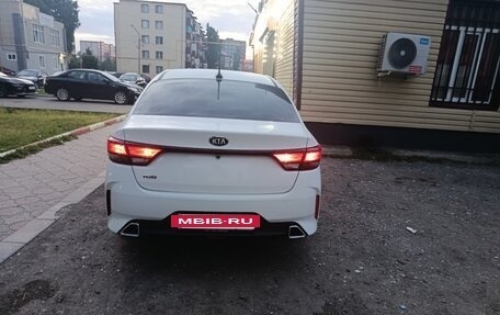 KIA Rio IV, 2020 год, 900 000 рублей, 2 фотография