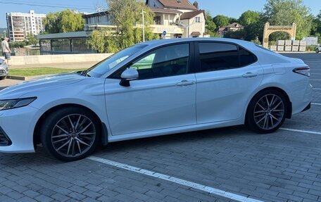 Toyota Camry, 2021 год, 3 200 000 рублей, 4 фотография