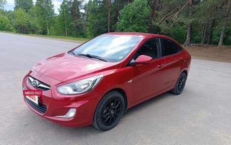 Hyundai Solaris II рестайлинг, 2013 год, 750 000 рублей, 2 фотография