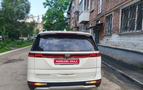 KIA Carnival, 2021 год, 3 750 000 рублей, 3 фотография