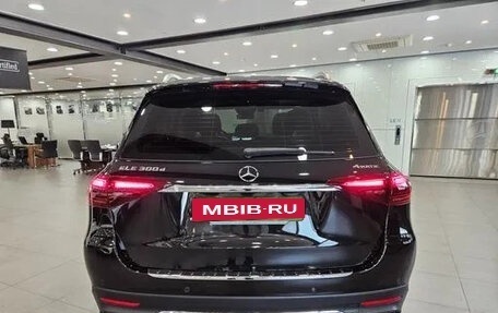 Mercedes-Benz GLE, 2024 год, 7 558 000 рублей, 4 фотография