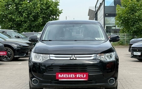 Mitsubishi Outlander III рестайлинг 3, 2014 год, 1 349 000 рублей, 2 фотография