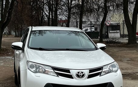 Toyota RAV4, 2014 год, 1 990 000 рублей, 9 фотография