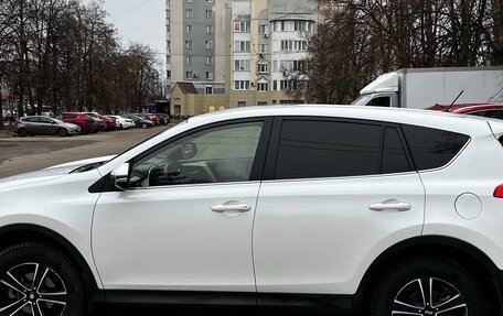 Toyota RAV4, 2014 год, 1 990 000 рублей, 2 фотография