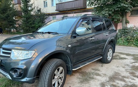 Mitsubishi Pajero Sport II рестайлинг, 2013 год, 1 840 000 рублей, 3 фотография