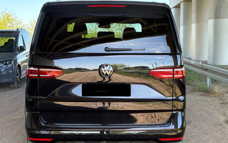 Volkswagen Multivan, 2023 год, 4 330 240 рублей, 6 фотография