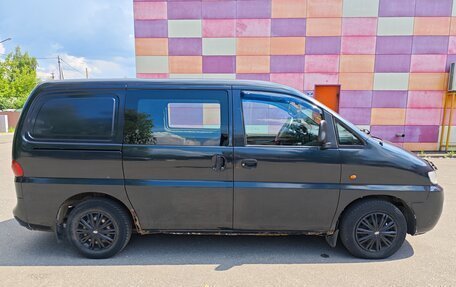 Hyundai H-1 II рестайлинг, 2004 год, 390 000 рублей, 4 фотография