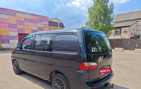 Hyundai H-1 II рестайлинг, 2004 год, 390 000 рублей, 6 фотография