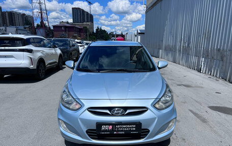 Hyundai Solaris II рестайлинг, 2012 год, 827 000 рублей, 2 фотография