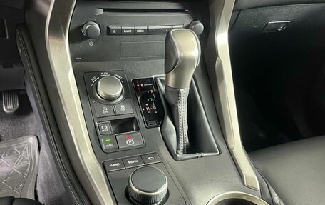 Lexus NX I, 2017 год, 2 999 000 рублей, 19 фотография