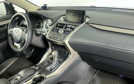 Lexus NX I, 2017 год, 2 999 000 рублей, 14 фотография