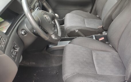 Toyota Corolla Verso I, 2003 год, 285 000 рублей, 14 фотография