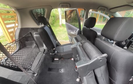 Toyota Corolla Verso I, 2003 год, 285 000 рублей, 21 фотография