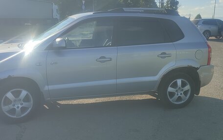 Hyundai Tucson III, 2004 год, 445 000 рублей, 2 фотография
