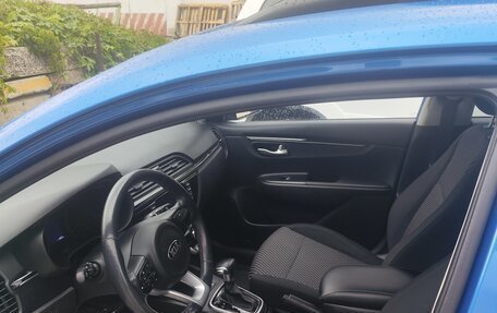 KIA Rio IV, 2018 год, 1 390 000 рублей, 6 фотография