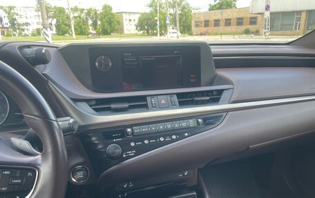 Lexus ES VII, 2020 год, 4 500 000 рублей, 2 фотография