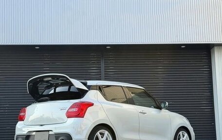 Suzuki Swift V, 2023 год, 890 000 рублей, 8 фотография