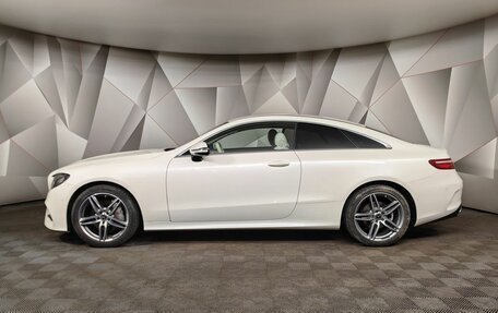 Mercedes-Benz E-Класс, 2019 год, 4 950 000 рублей, 5 фотография