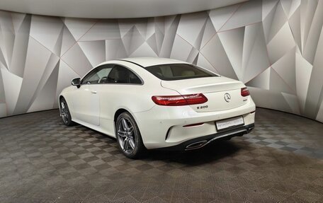 Mercedes-Benz E-Класс, 2019 год, 4 950 000 рублей, 4 фотография
