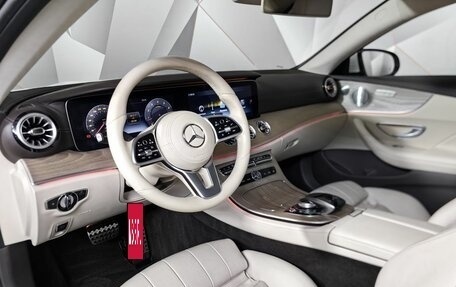 Mercedes-Benz E-Класс, 2019 год, 4 950 000 рублей, 19 фотография