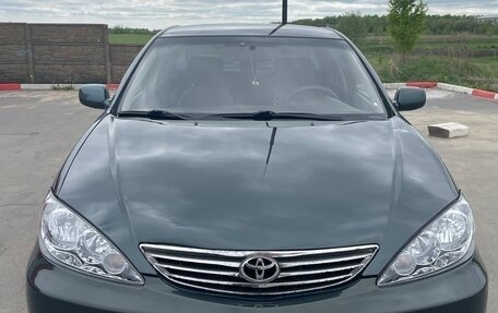 Toyota Camry V40, 2005 год, 610 000 рублей, 1 фотография