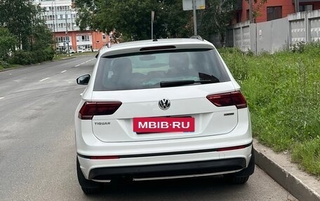 Volkswagen Tiguan II, 2019 год, 2 100 000 рублей, 3 фотография