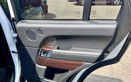Land Rover Range Rover IV рестайлинг, 2016 год, 5 600 000 рублей, 12 фотография