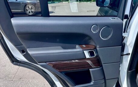 Land Rover Range Rover IV рестайлинг, 2016 год, 5 600 000 рублей, 16 фотография