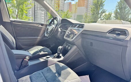 Volkswagen Tiguan II, 2018 год, 3 050 000 рублей, 5 фотография