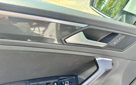Volkswagen Tiguan II, 2018 год, 3 050 000 рублей, 8 фотография