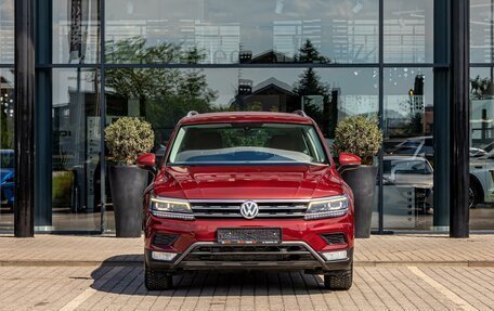 Volkswagen Tiguan II, 2016 год, 2 295 000 рублей, 2 фотография