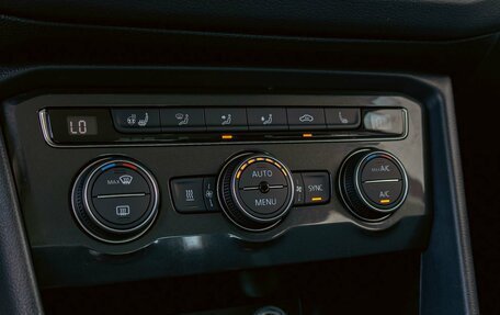 Volkswagen Tiguan II, 2016 год, 2 295 000 рублей, 15 фотография
