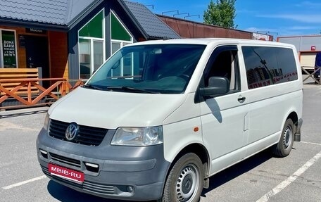 Volkswagen Transporter T5 рестайлинг, 2003 год, 920 000 рублей, 1 фотография