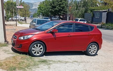 Hyundai Solaris II рестайлинг, 2012 год, 555 000 рублей, 1 фотография