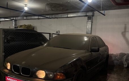 BMW 5 серия, 1998 год, 610 000 рублей, 11 фотография
