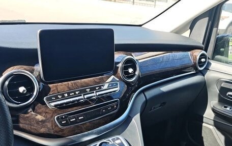 Mercedes-Benz V-Класс, 2017 год, 4 800 000 рублей, 10 фотография