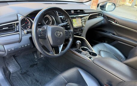 Toyota Camry, 2018 год, 2 850 000 рублей, 9 фотография