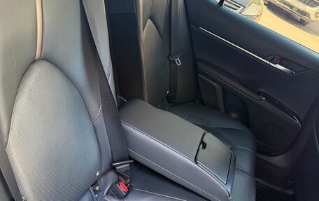 Toyota Camry, 2018 год, 2 850 000 рублей, 7 фотография