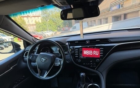 Toyota Camry, 2018 год, 2 850 000 рублей, 6 фотография