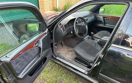 Mercedes-Benz E-Класс, 1998 год, 150 000 рублей, 7 фотография