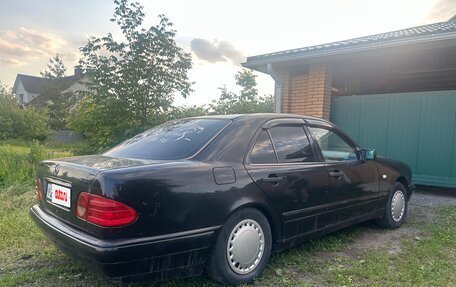 Mercedes-Benz E-Класс, 1998 год, 150 000 рублей, 3 фотография