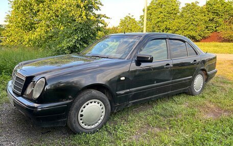 Mercedes-Benz E-Класс, 1998 год, 150 000 рублей, 6 фотография
