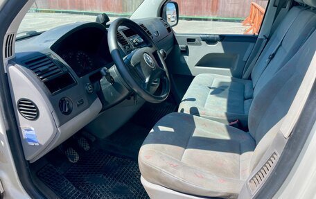 Volkswagen Transporter T5 рестайлинг, 2003 год, 920 000 рублей, 7 фотография