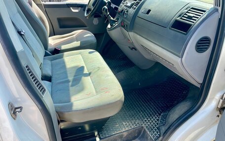Volkswagen Transporter T5 рестайлинг, 2003 год, 920 000 рублей, 9 фотография